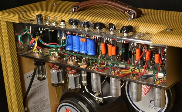 tube amp inside